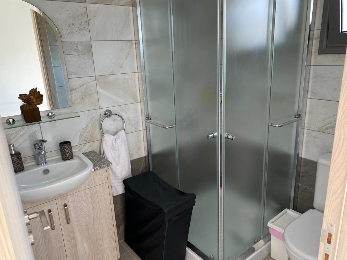 Modern City Center Apartment Saripolou 2 Limassol Bagian luar foto
