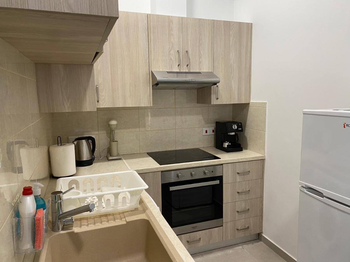 Modern City Center Apartment Saripolou 2 Limassol Bagian luar foto