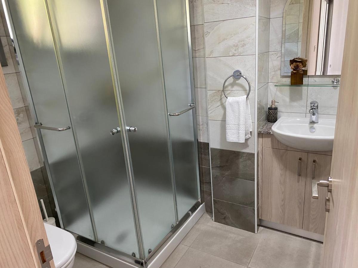 Modern City Center Apartment Saripolou 2 Limassol Bagian luar foto